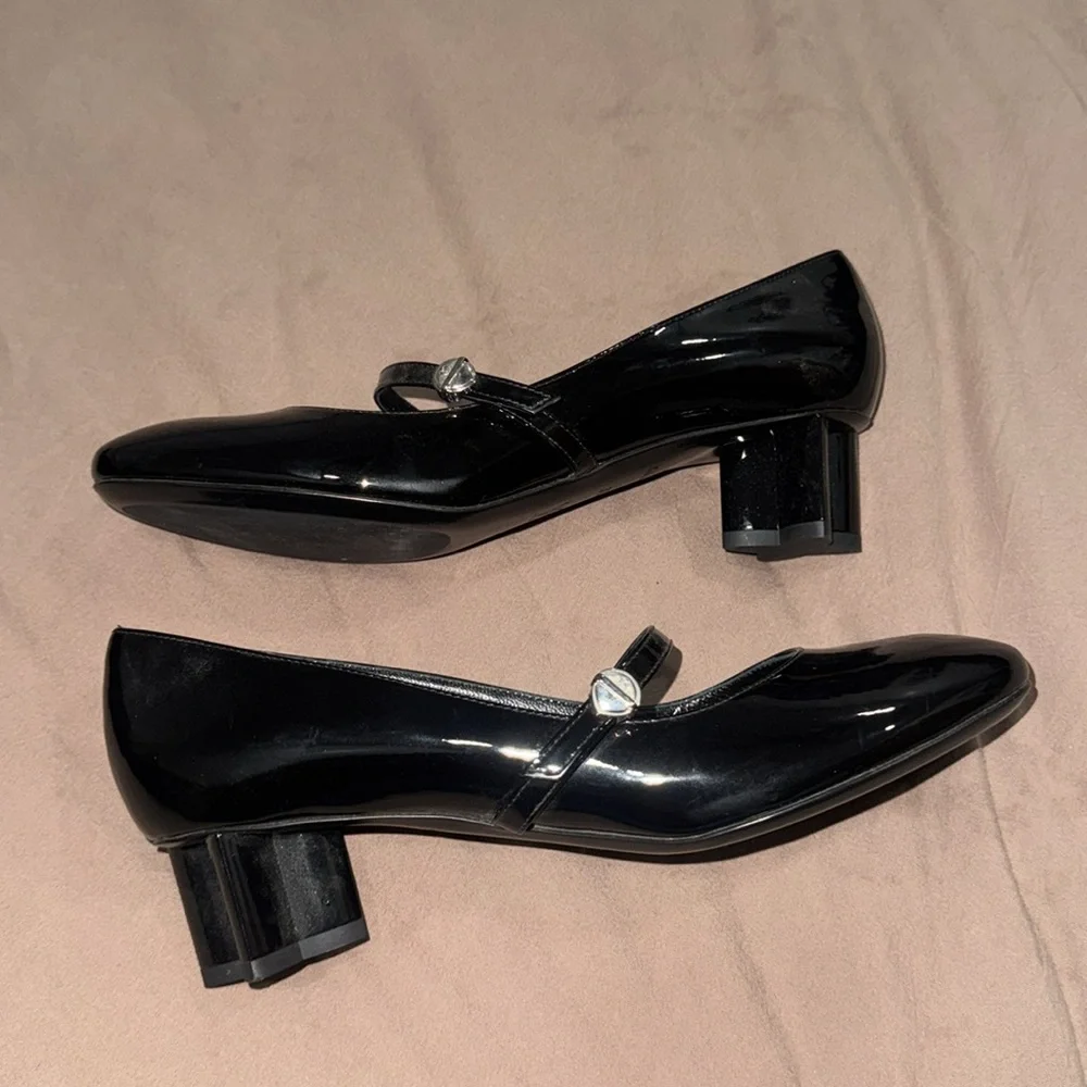 LV uniform shoes Mary Jane's - Picture 3 of 4